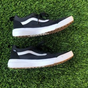 VANS ultrarange (Men 8.5)